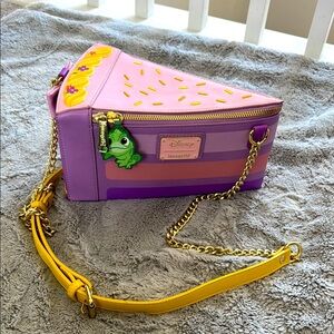 Loungefly Rapunzel Cake Purse 💜💛